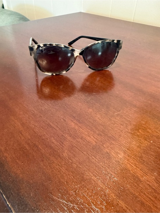 Maui Jim Accessories - Maui Jim Cream and Brown Tortoise Cat-Eye Sunglasses